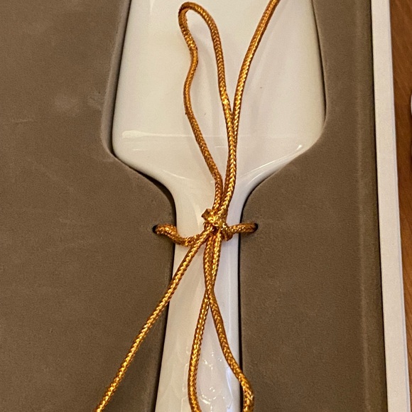 Mikasa Bone China Cake Plate and Server - Picture 7 of 10